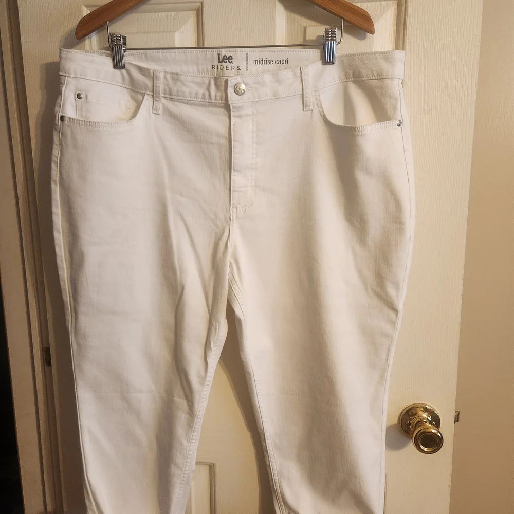 Lee Women's White Ankle Jeans - Picture 1 of 4